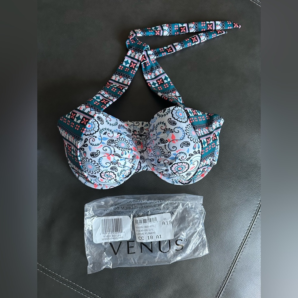 VENUS Paisley Floral Underwire Bikini Top NWT